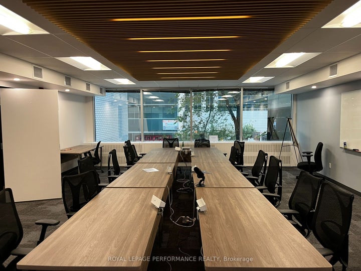 Photo 1 of 24 — 141 Laurier Avenue W 200, Ottawa Centre, ON K1P 5J3