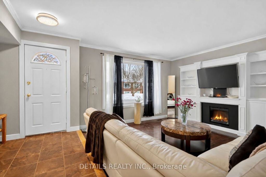 Photo of 175 Dunlop Crescent, Russell, ON K4R 1B3 (MLS # X12705774)