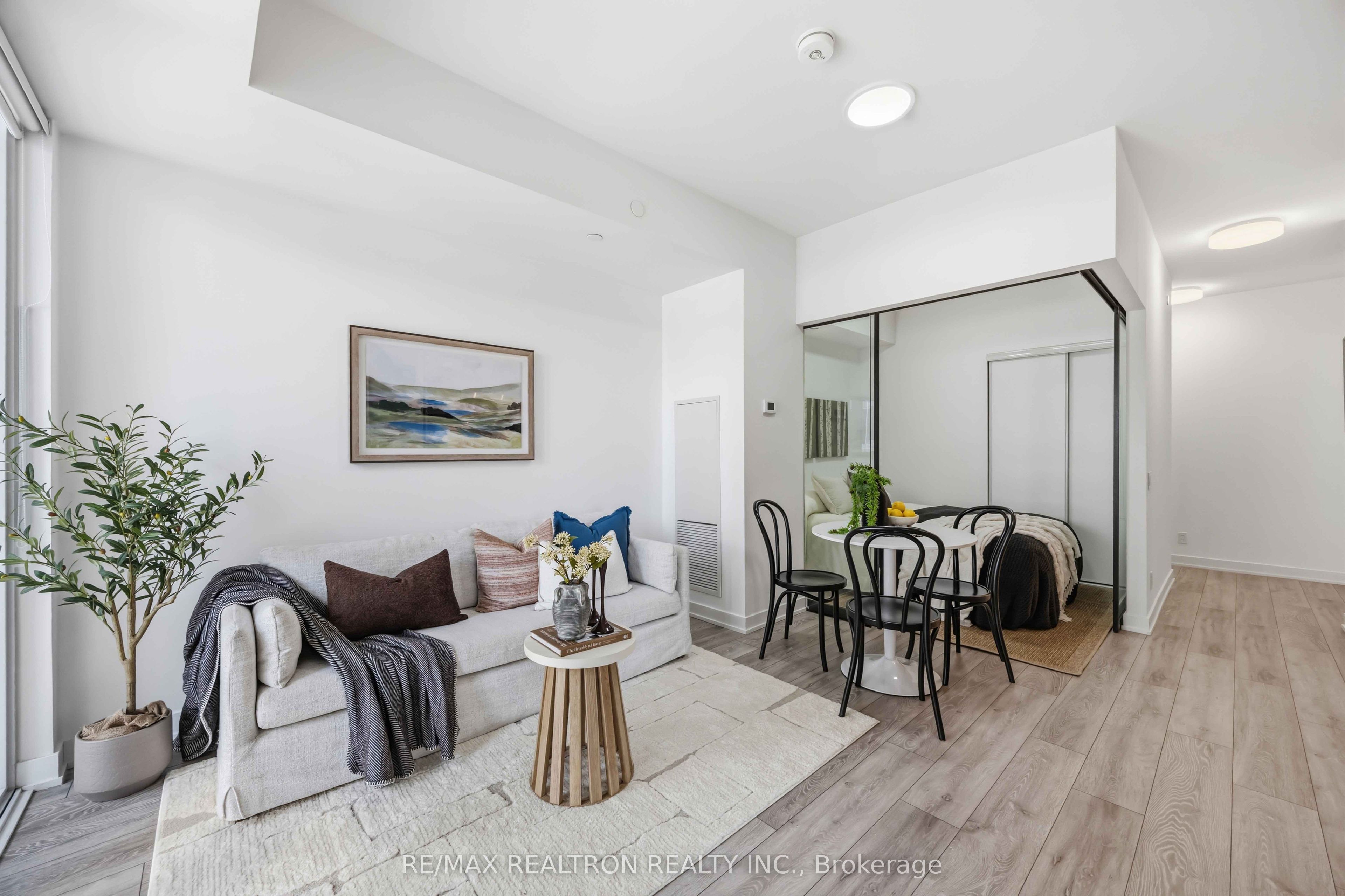 108 Peter Street 1003