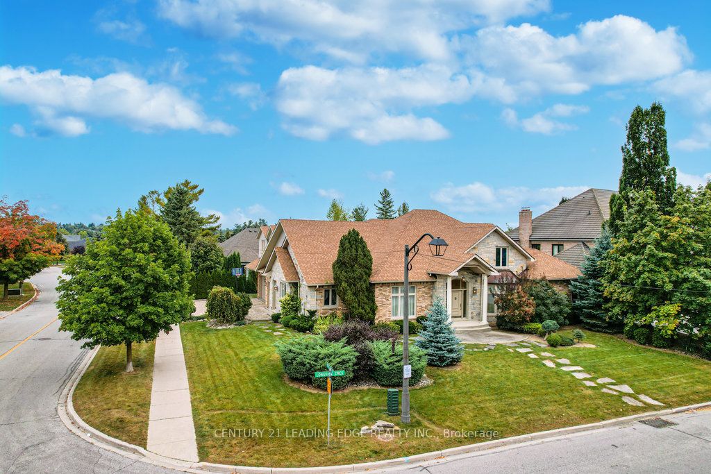 7 Longview Crescent