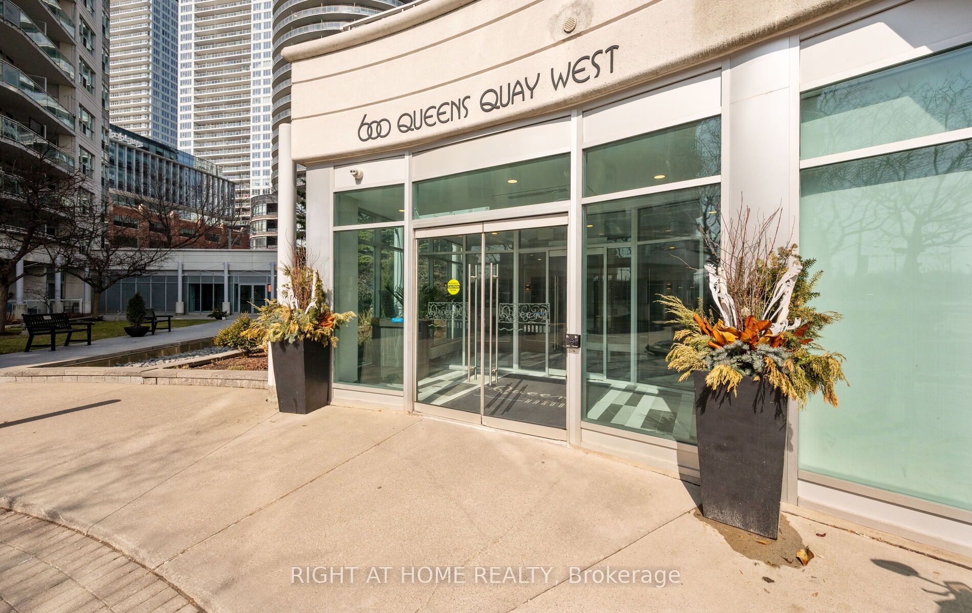 600 Queens Quay 219