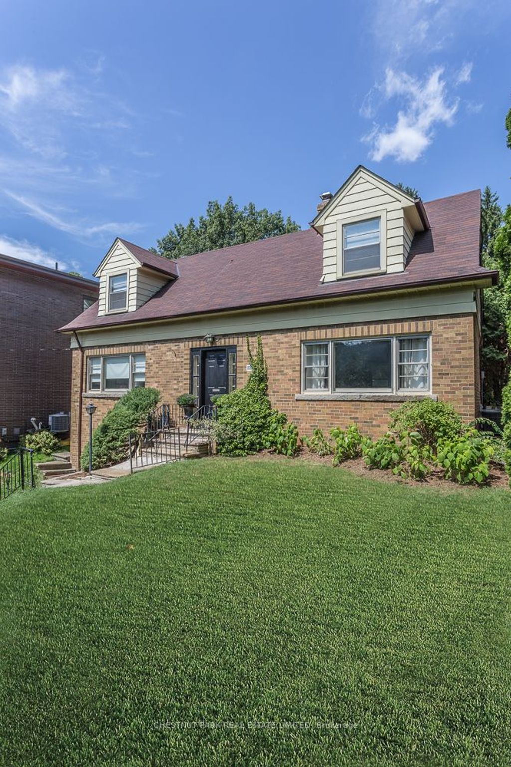 Photo of 180 Strathgowan Avenue, Toronto, ON M4N 1C3 (MLS # C12944954)