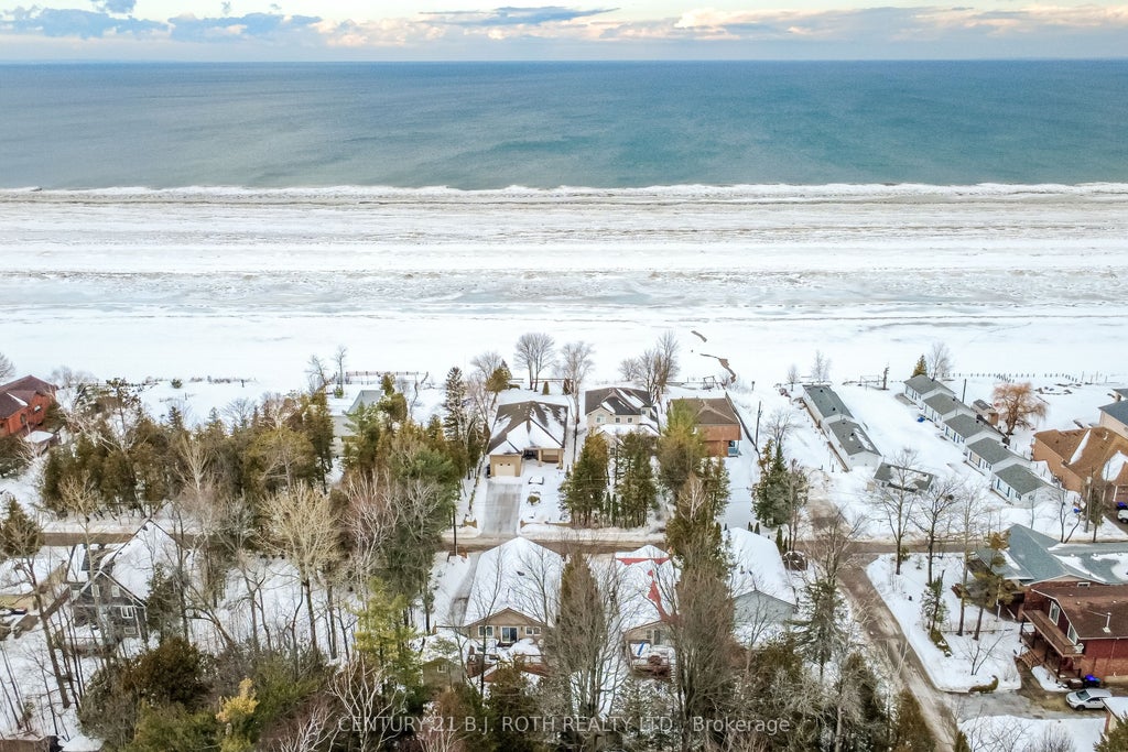 Photo of 991 Shore Lane, Wasaga Beach, ON L9Z 2B4 (MLS # S13603400)