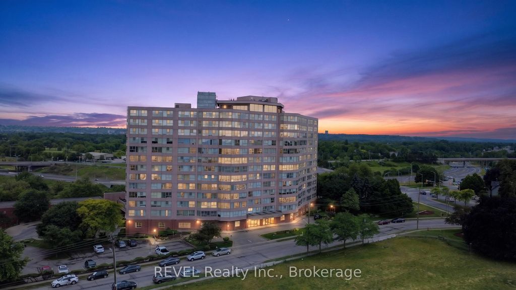 Photo of 7 Gale Crescent #207, St. Catharines, ON L2R 7M8 (MLS # X13453838)