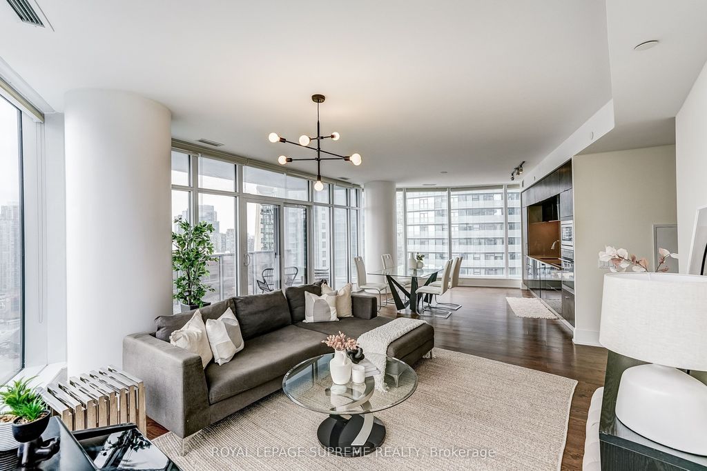 Photo of 10 York Street #3010, Toronto, ON M5J 0E1 (MLS # C13093574)