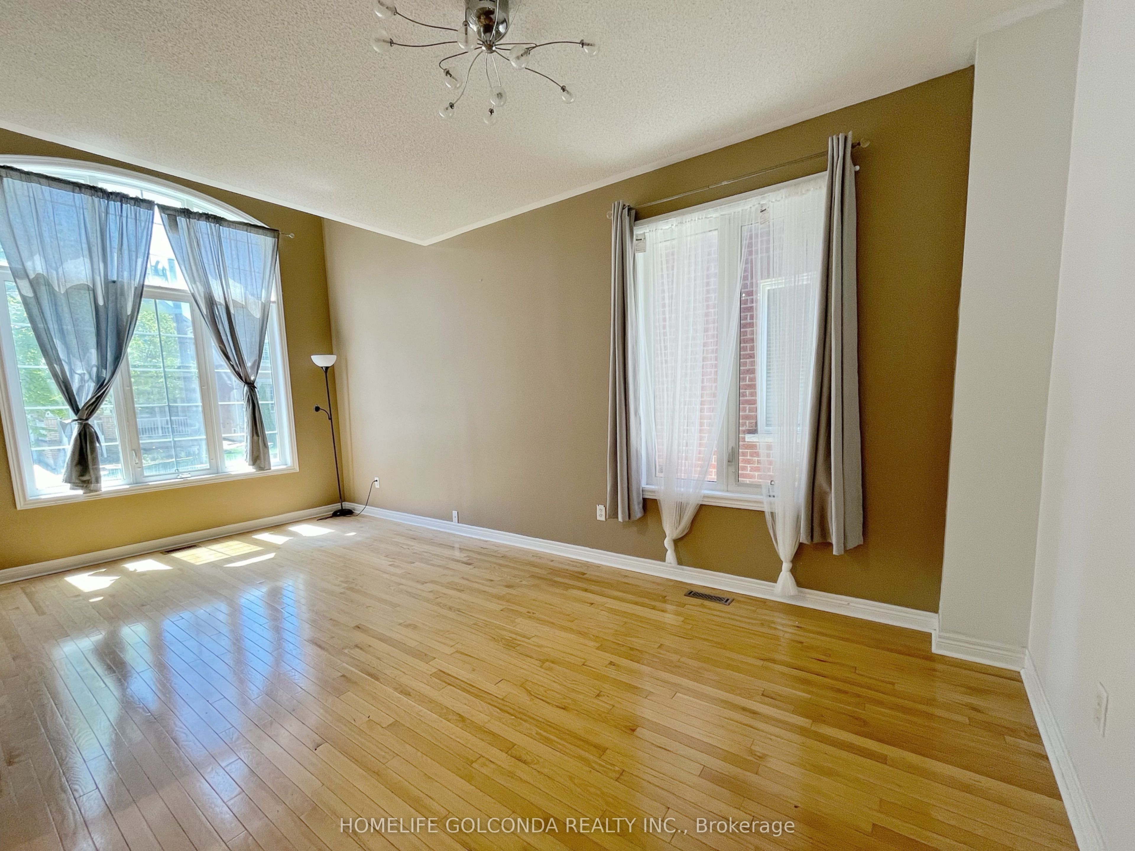 28 Barnstone Drive