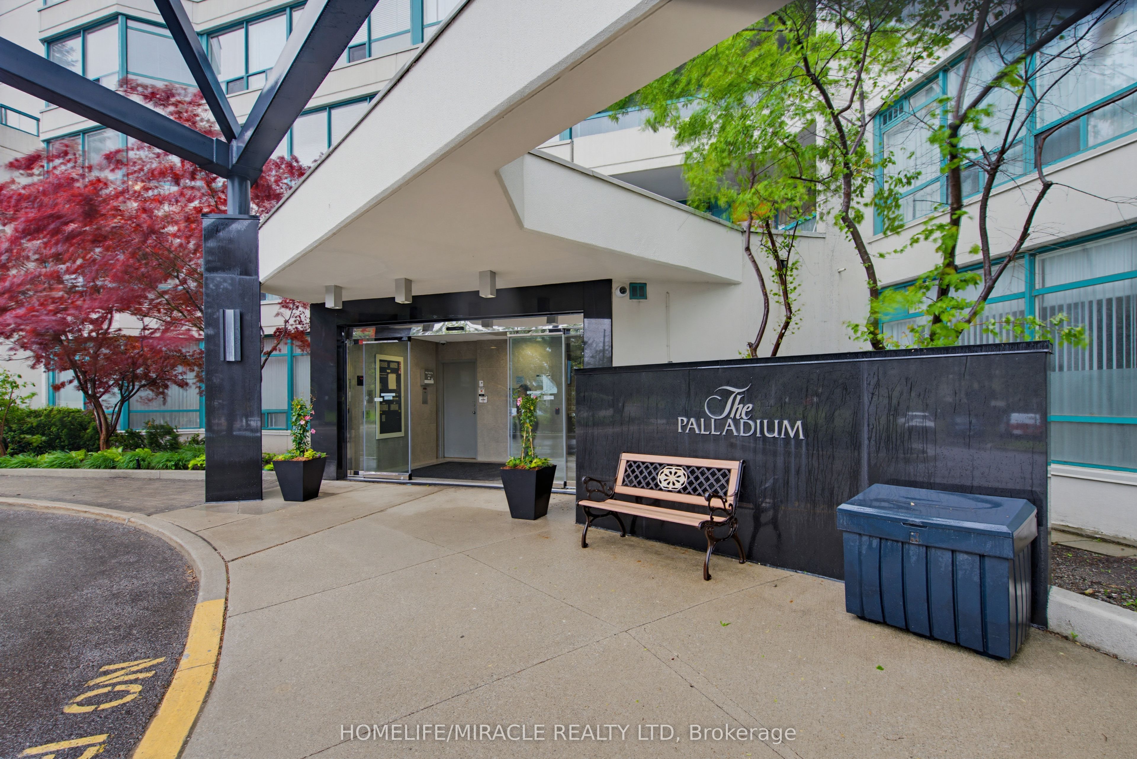 7250 Yonge Street PH211