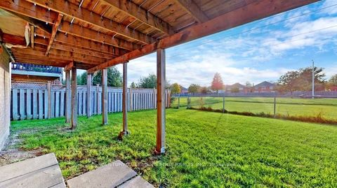 32 Westmoreland Court Markham ON L3R 8L8