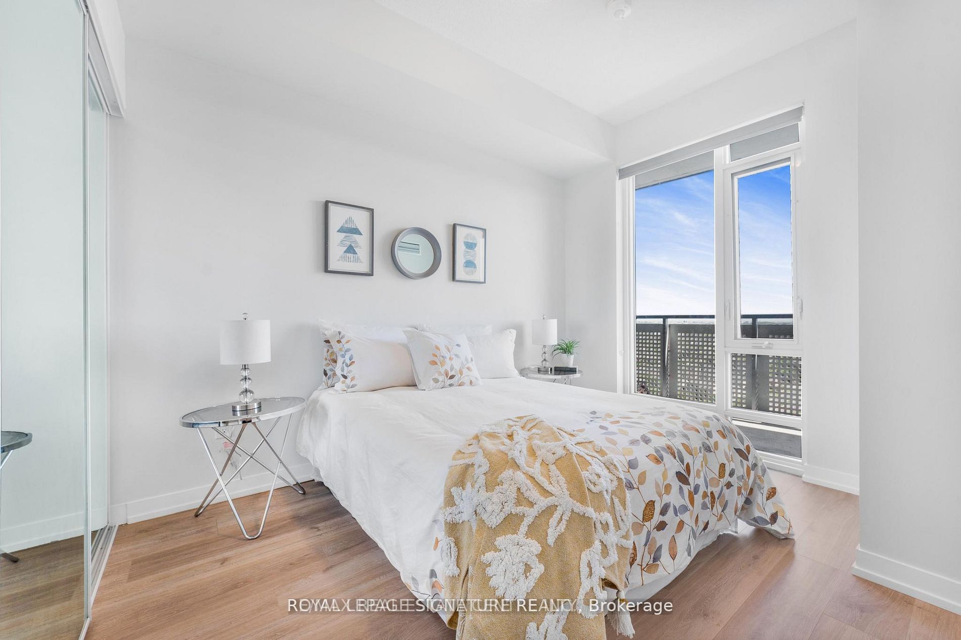 2520 Eglinton Avenue W 1813