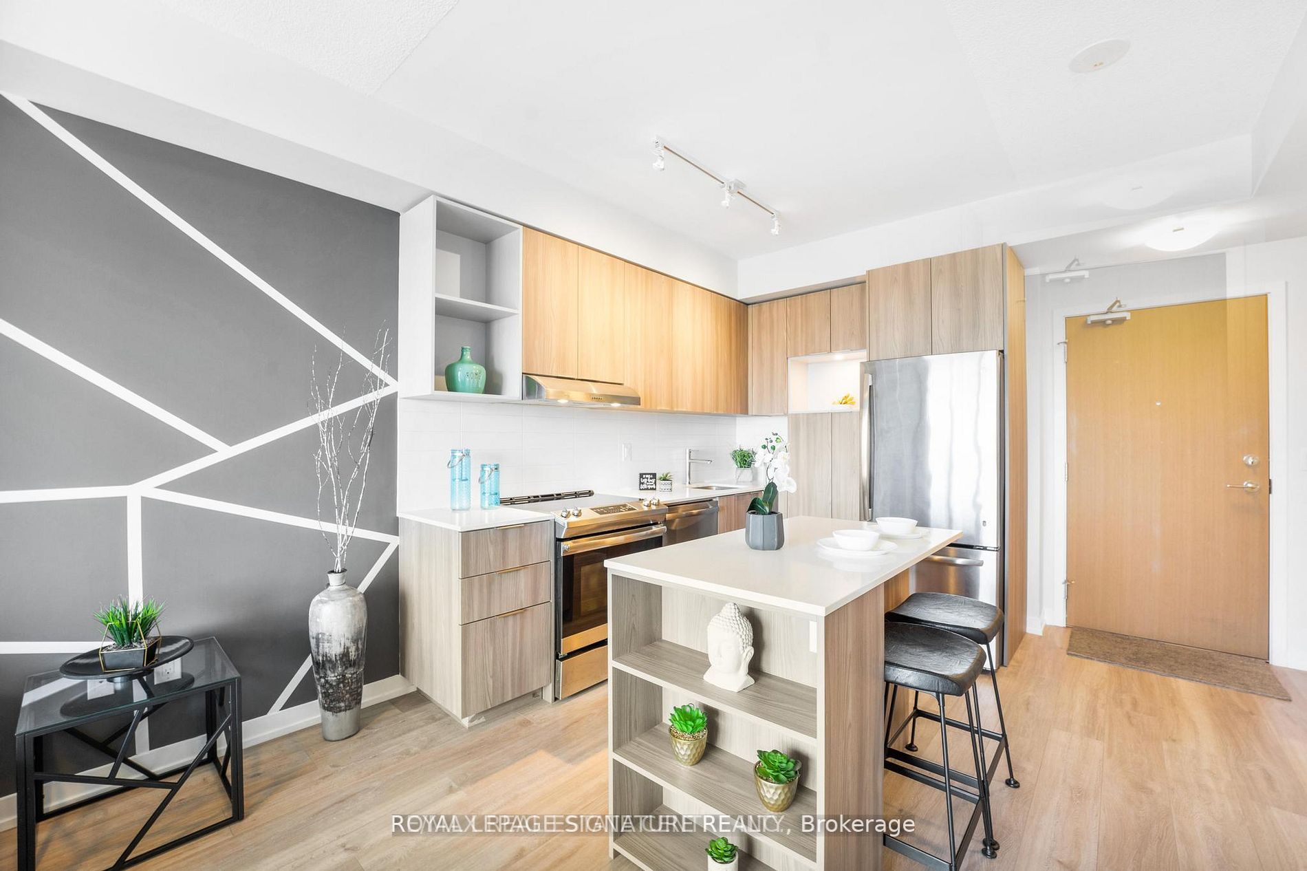 2520 Eglinton Avenue W 1813