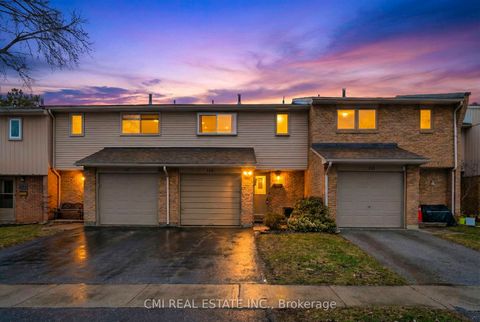 1538 Lancaster Drive 116 Oakville ON L6H 2Z3