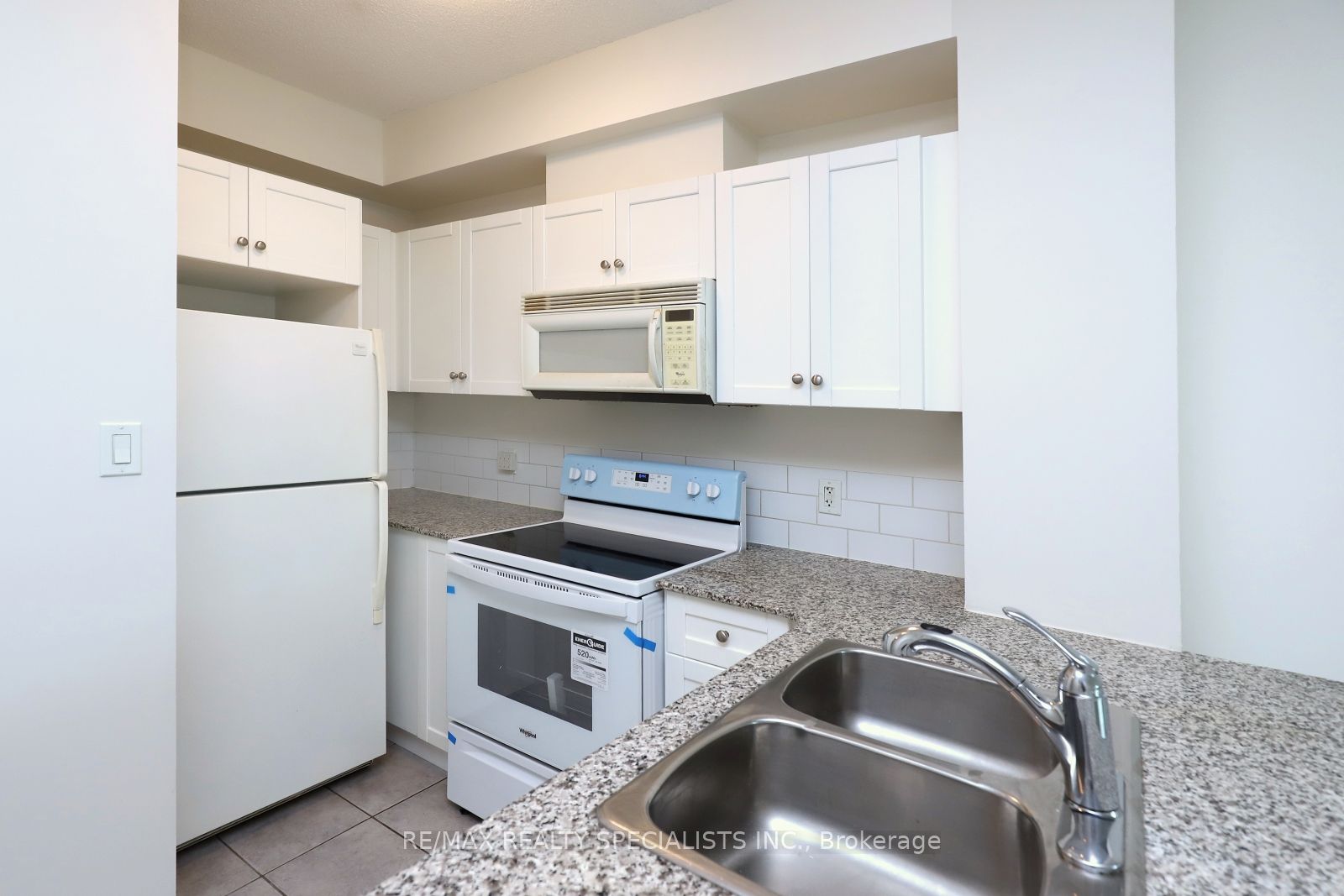 1359 Rathburn Road E 508