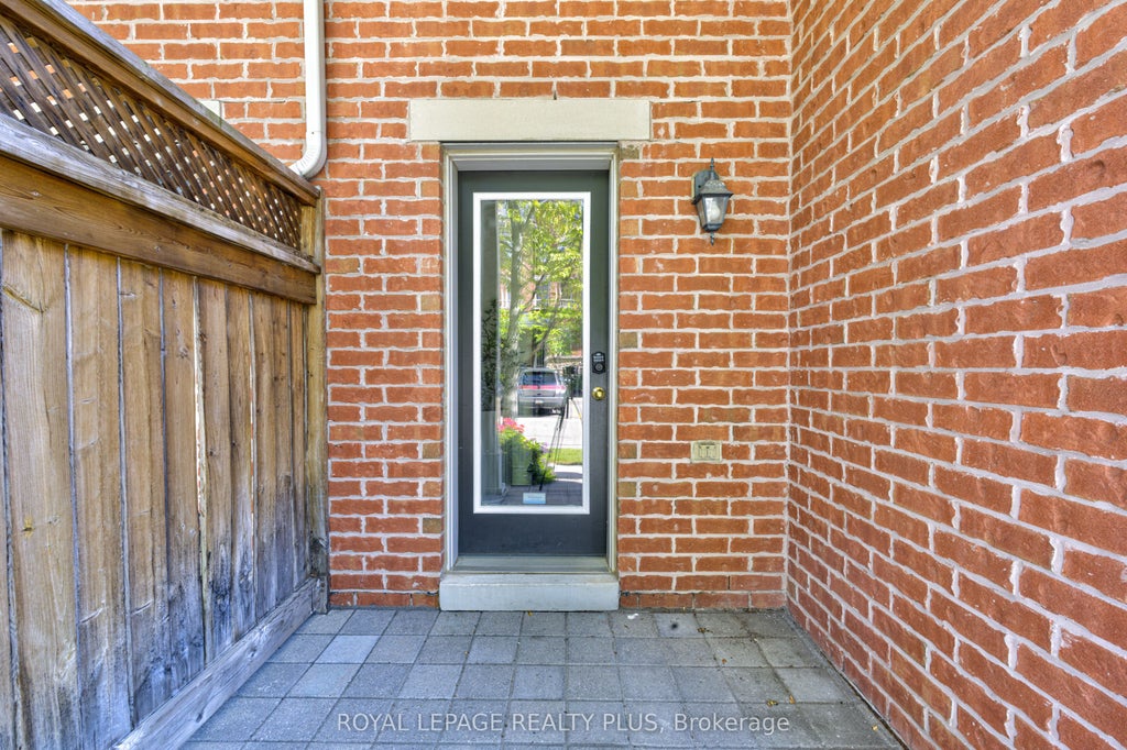 Photo of 5750 Tosca Drive #1, Mississauga, ON L5M 0P7 (MLS # W13724552)