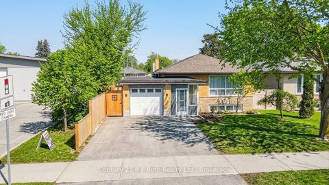 156 The Westway N/A Toronto ON M9P 2C1