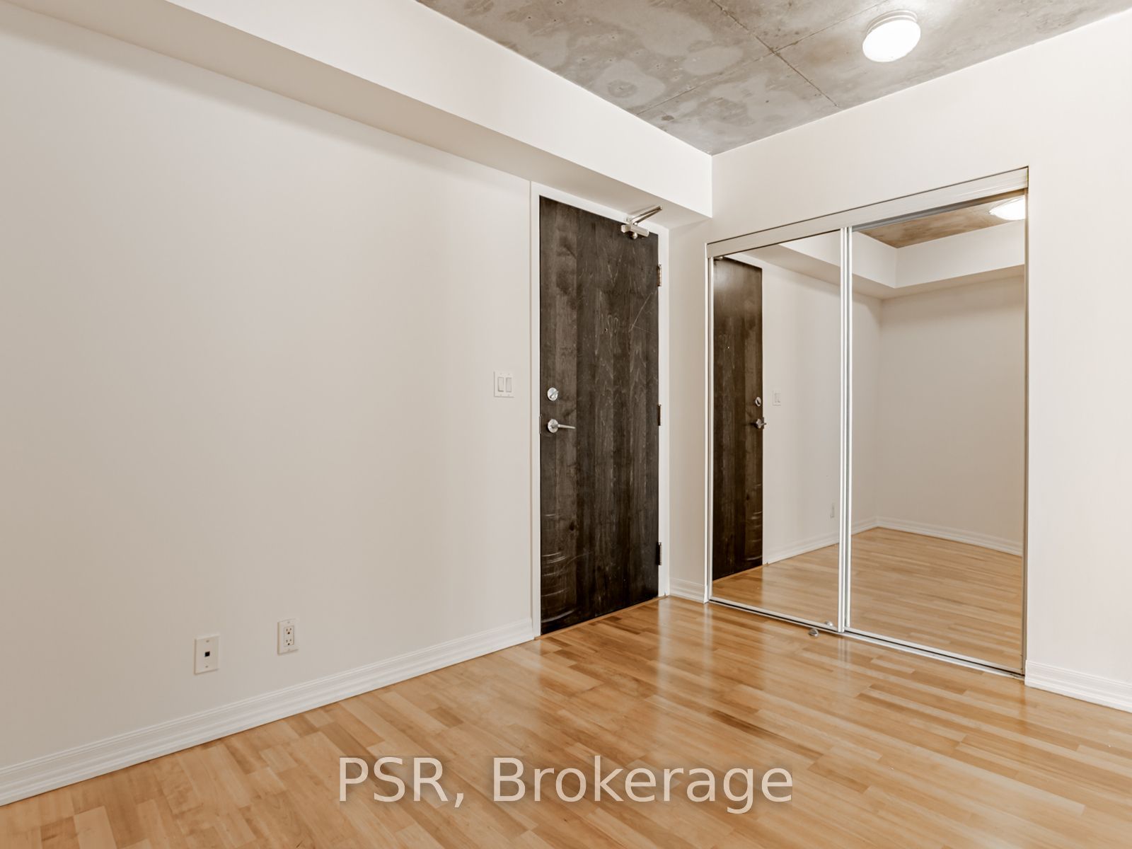 22 Wellesley Street E 202