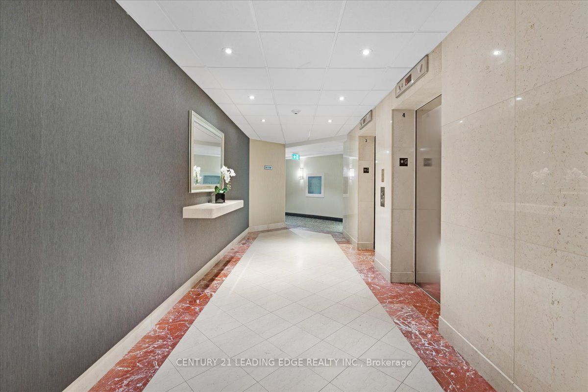 2511 Lakeshore Road W 719
