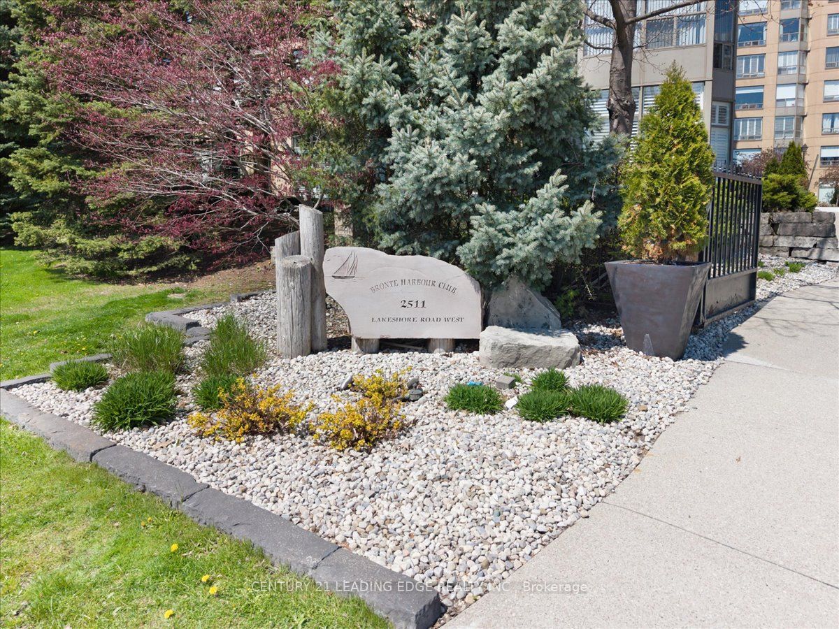 2511 Lakeshore Road W 719