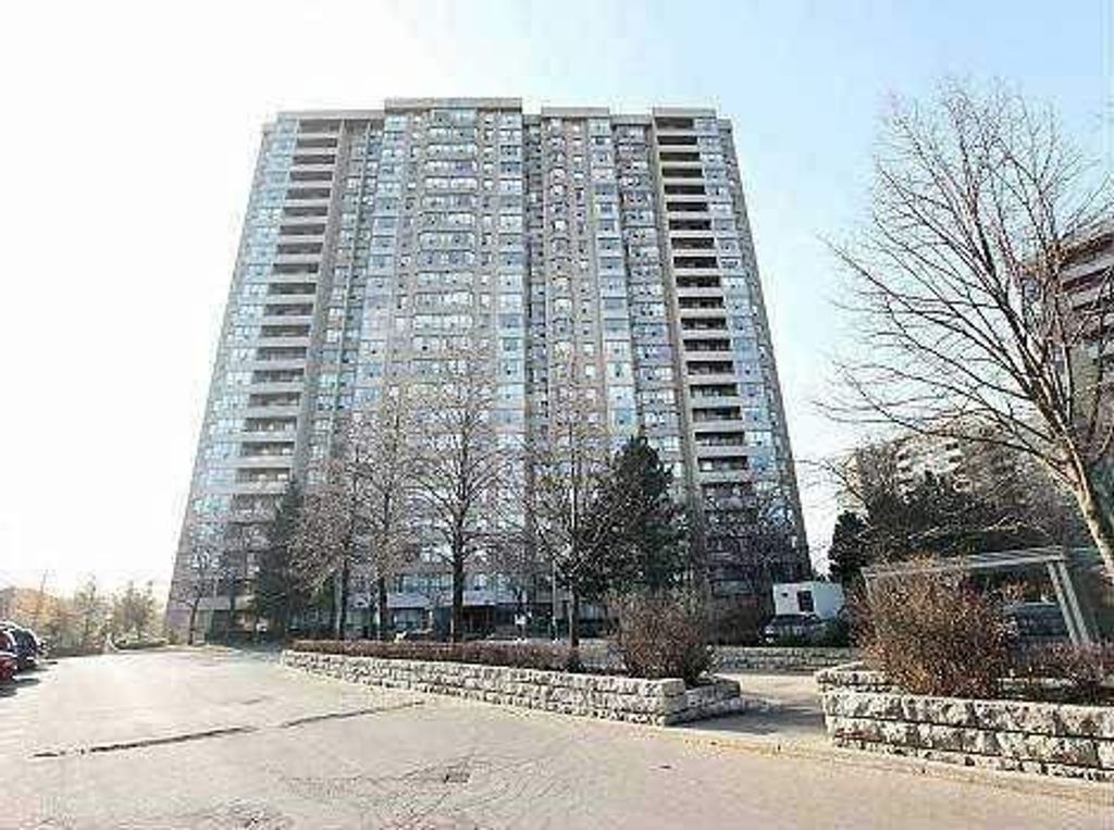 Photo of 30 Malta Avenue #305, Brampton, ON L6Y 4S5 (MLS # W13159652)