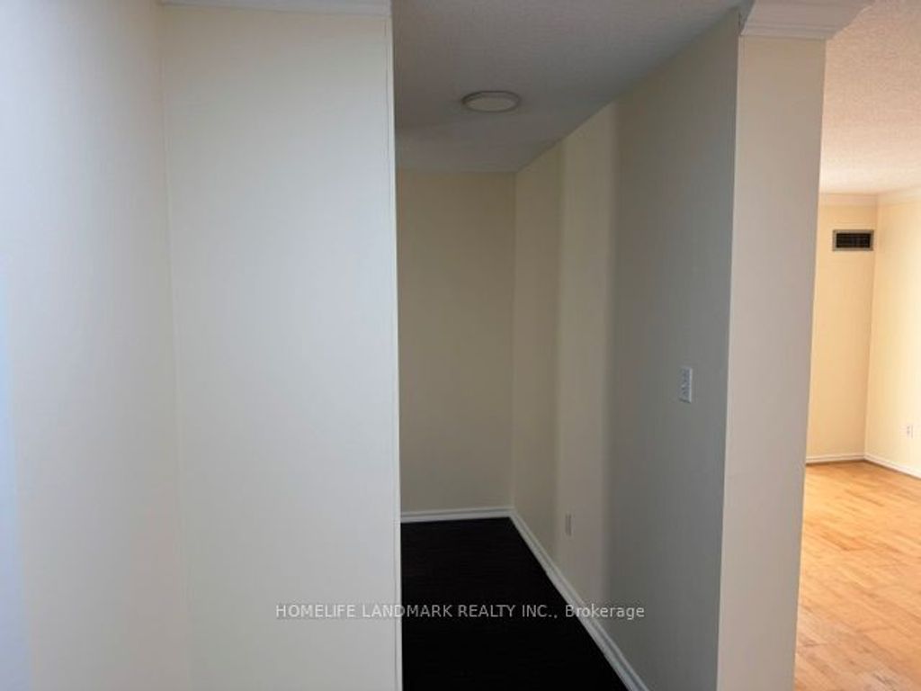 Photo of 30 Malta Avenue #305, Brampton, ON L6Y 4S5 (MLS # W13159652)