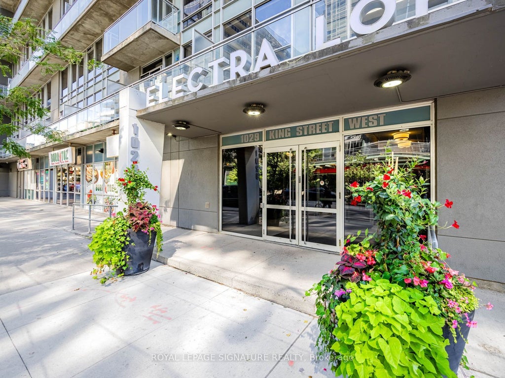 Photo of 1029 King Street W #438, Toronto, ON M6K 3M9 (MLS # C13627012)