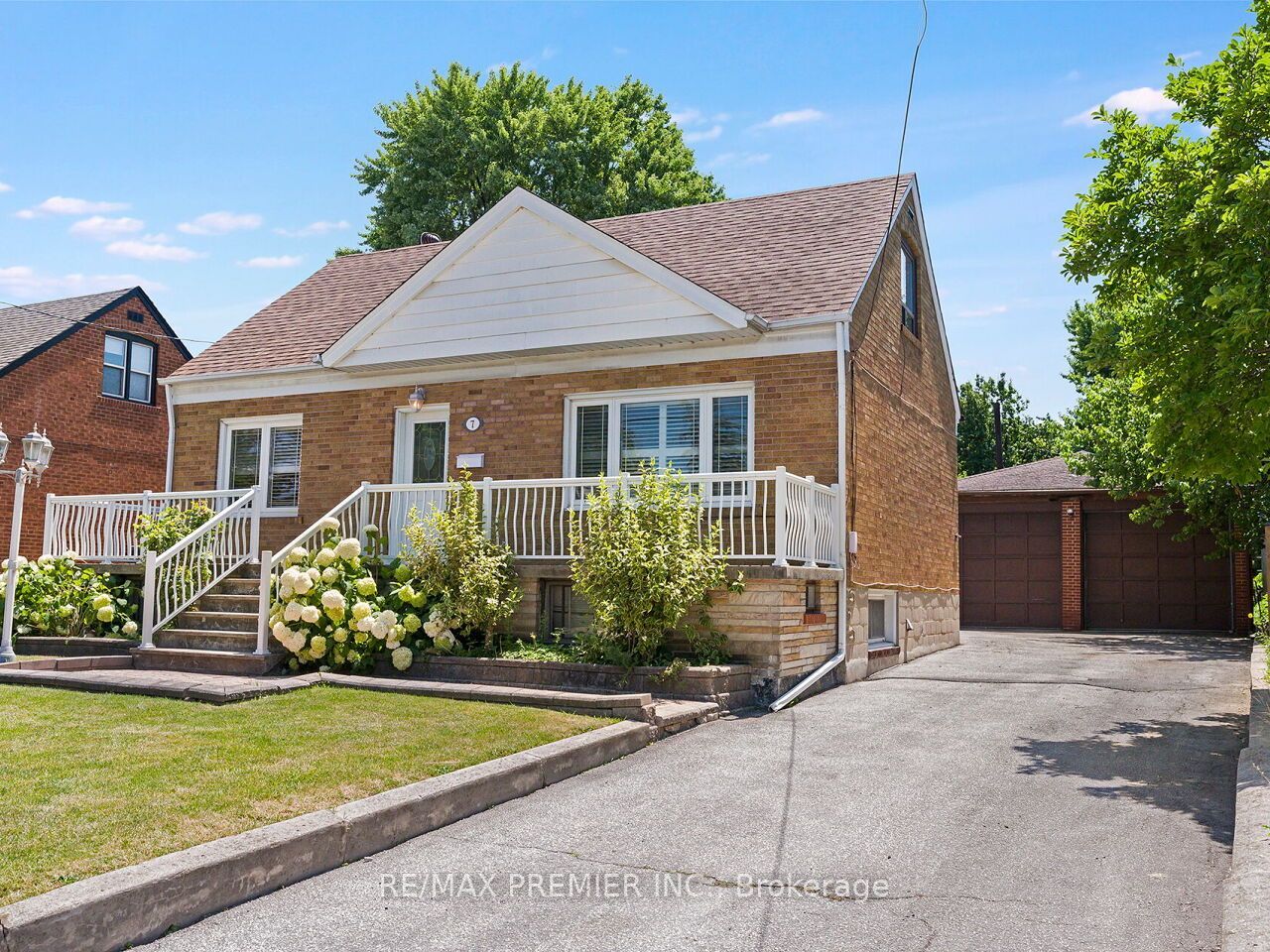 7 Mayall Avenue