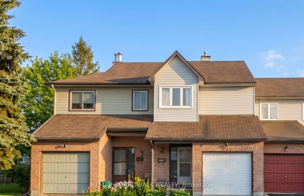 Photo of 1516 Briarfield Crescent, Orleans - Cumberland and Area, ON K4A 1W6 (MLS # X13076870)