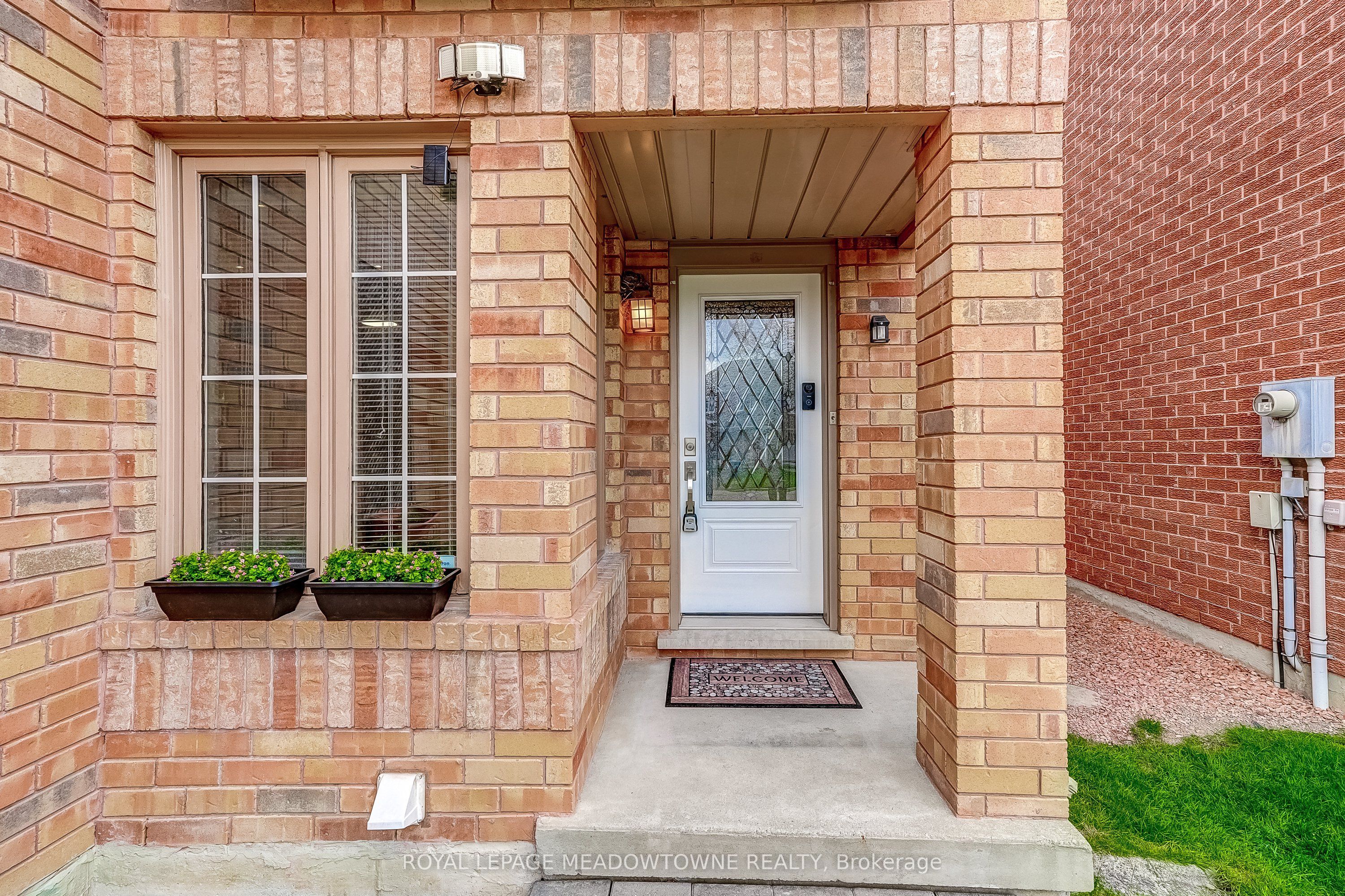 6124 Clover Ridge Crescent