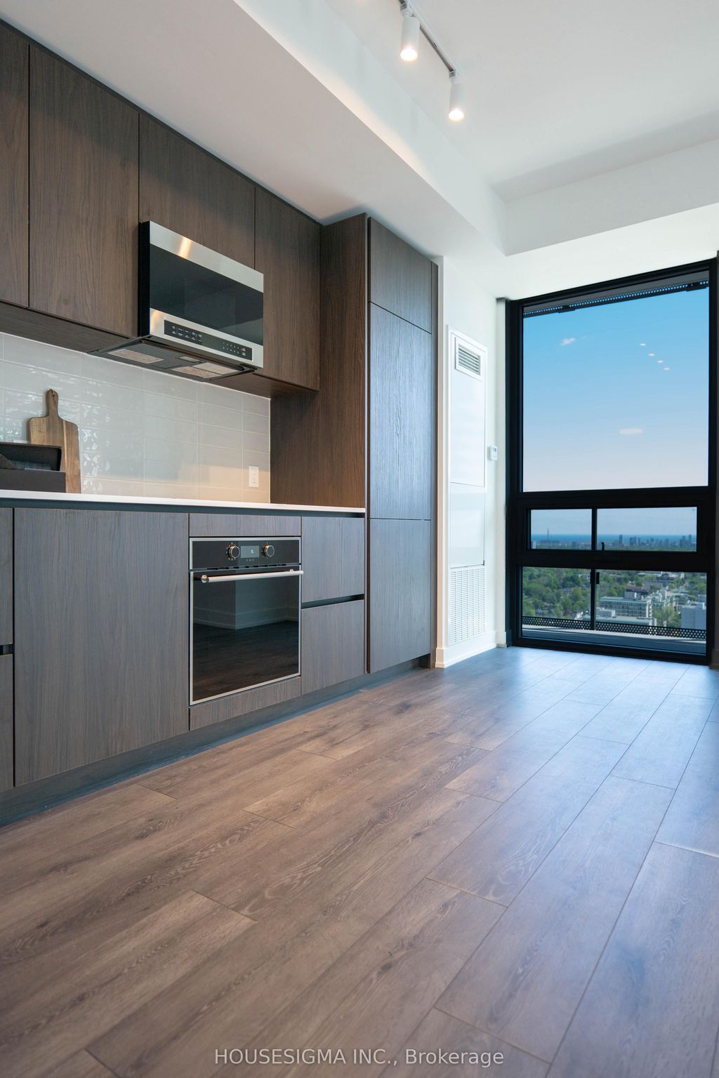 Photo of 127 Broadway Avenue, Toronto, ON M4P 1V7 (MLS # C12329074)