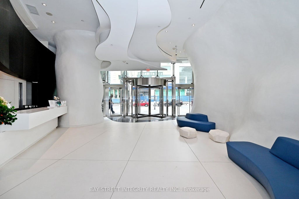 Photo of 1 Bloor Street E #1512, Toronto, ON M4W 0A8 (MLS # C13779576)