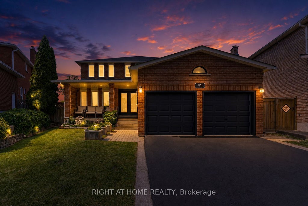 Photo of 123 Lamp Crescent, Vaughan, ON L4L 6J7 (MLS # N13508140)