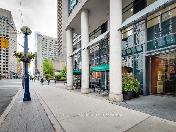 Photo of 1121 Bay Street #1907, Toronto, ON M5S 3L9 (MLS # C13543998)