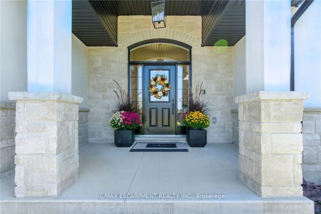 Photo of 270 Charles Street, Norfolk, ON N0E 1Y0 (MLS # X12653324)