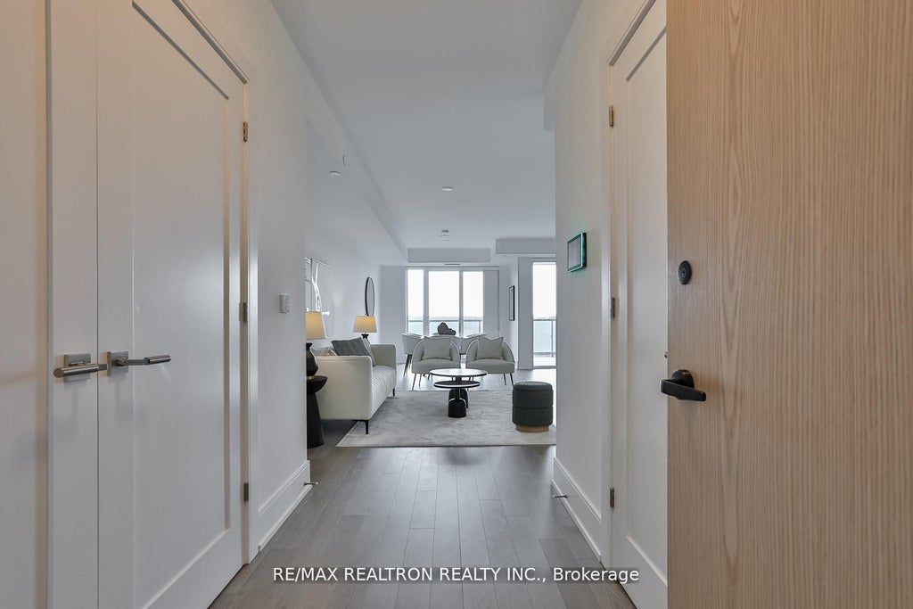 Photo of 10 Inn On The Park Drive #901, Toronto, ON M3C 0P9 (MLS # C13853112)