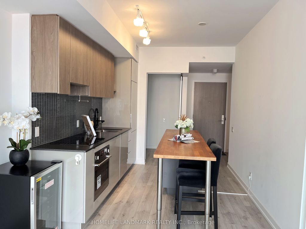 Photo of 161 Roehampton Avenue #507, Toronto, ON M4P 1P9 (MLS # C12901382)