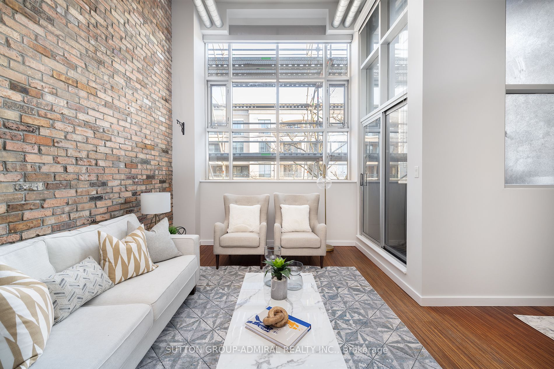 1852 Queen Street E 201