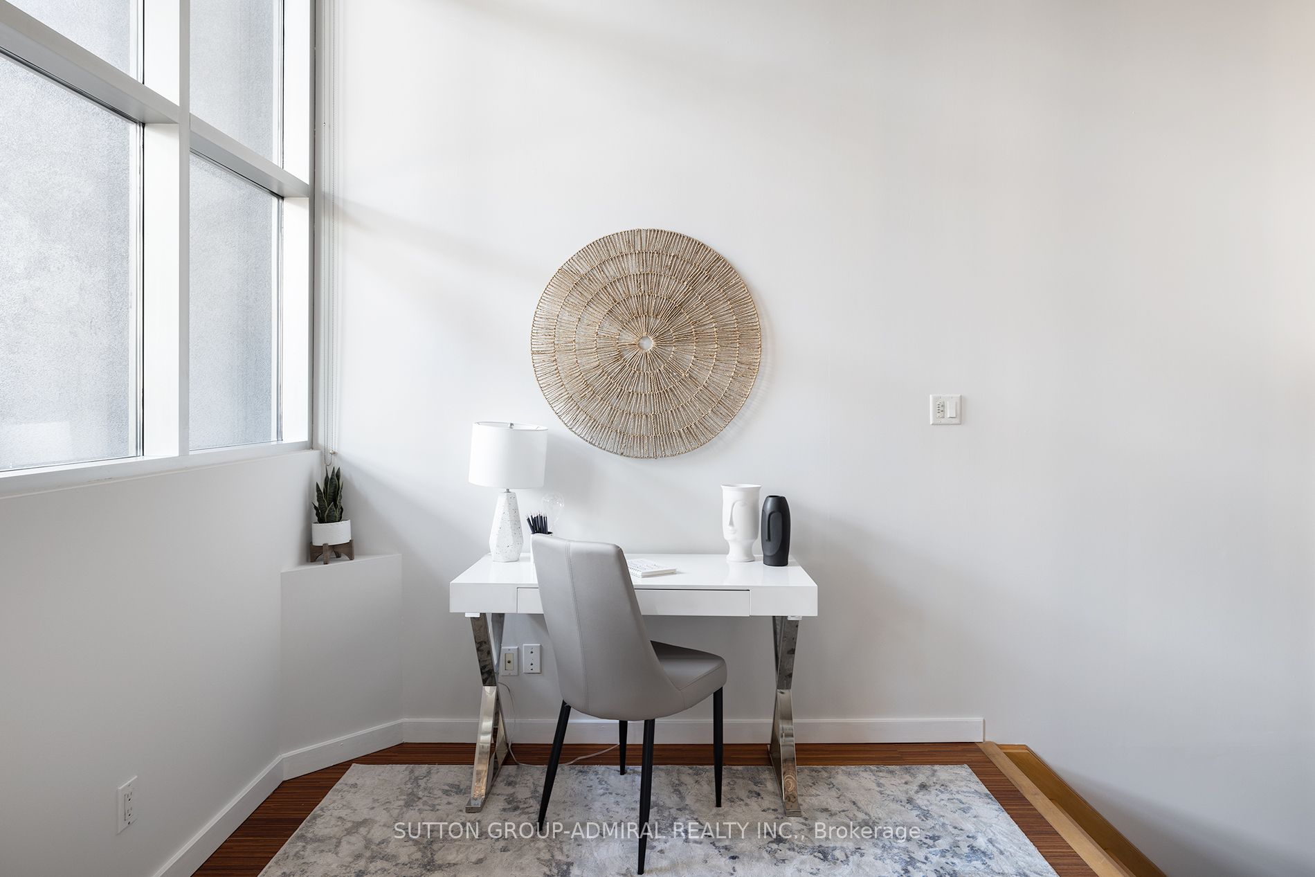 1852 Queen Street E 201