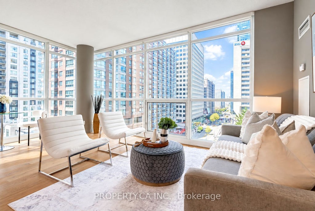 Photo of 1121 Bay Street #904, Toronto, ON M5S 3L9 (MLS # C13774920)