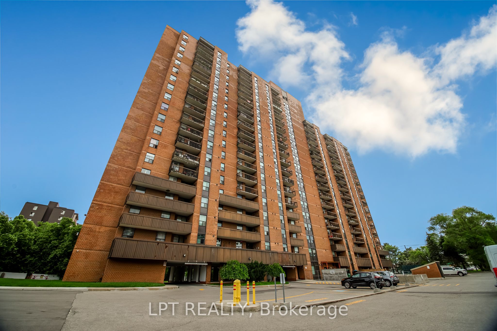 Photo 1 of 47 — 90 Ling Road 209, Toronto, ON M1E 4Y3
