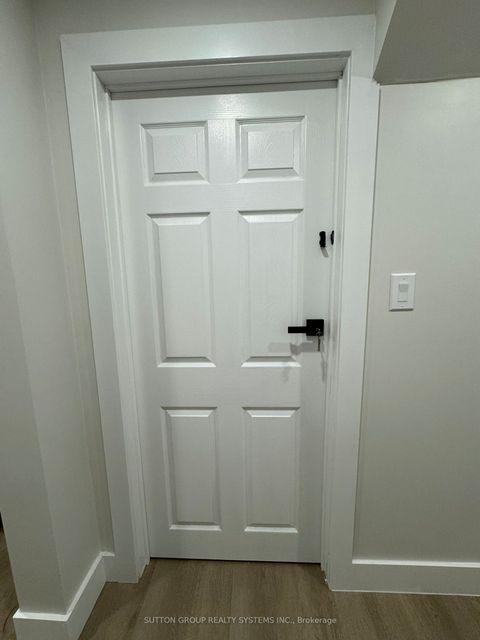 1232 Bonnybank Court Lower Oakville ON L6M 1V7