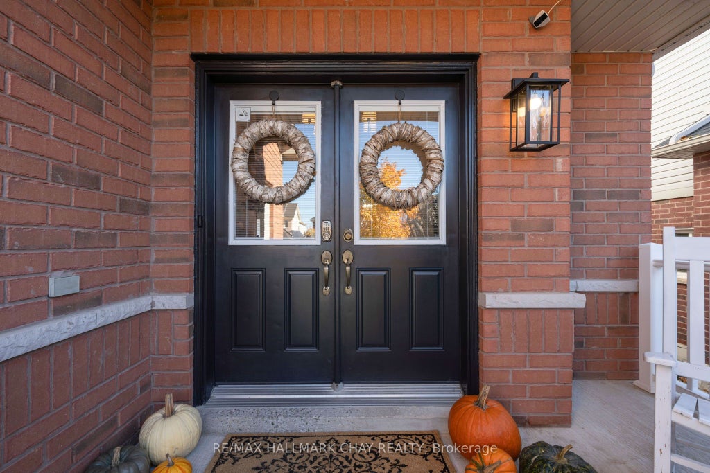 Photo of 115 Winchester Terrace, Barrie, ON L4M 0B3 (MLS # S14116152)
