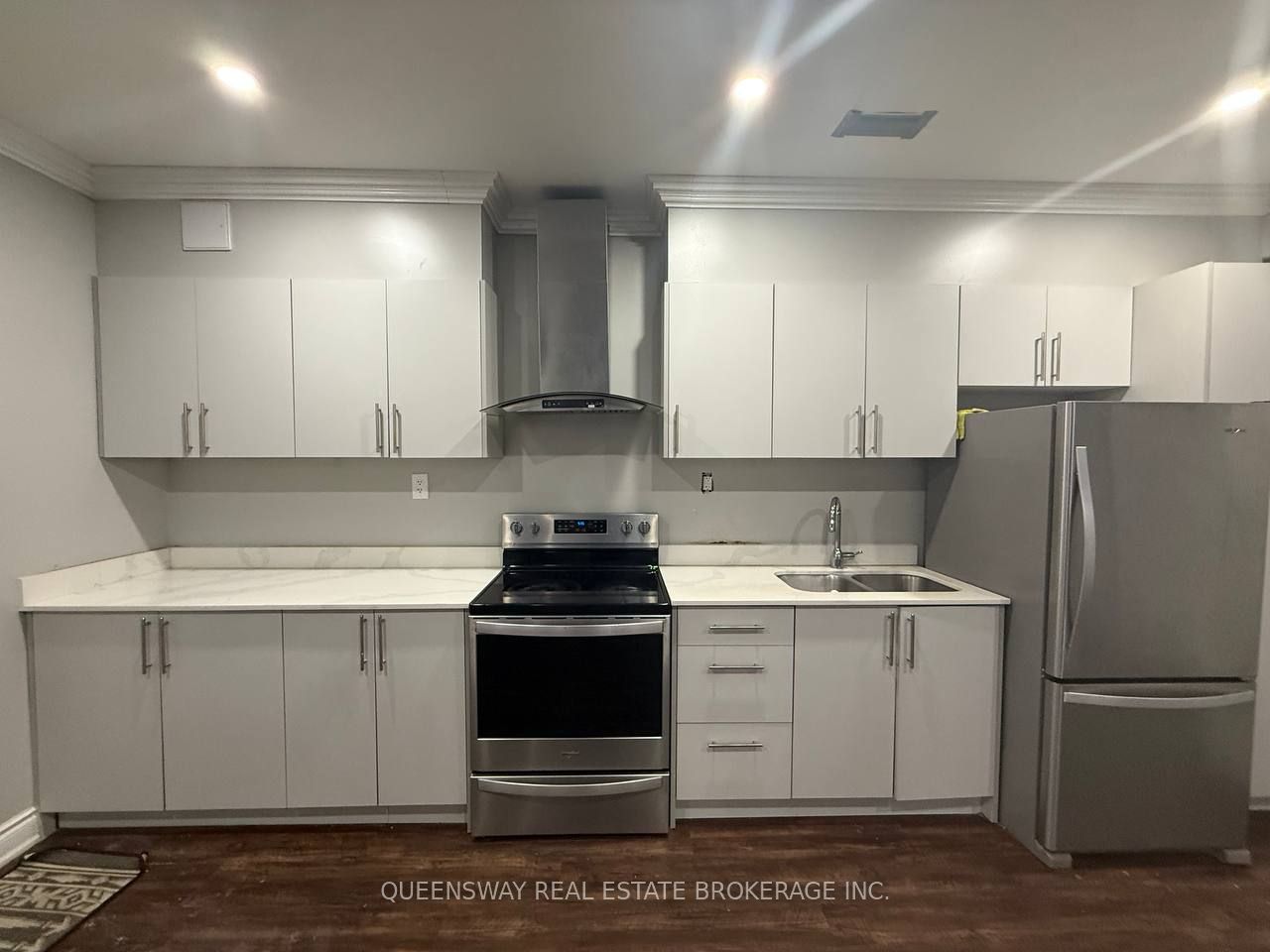 15 Perkins Drive E 2