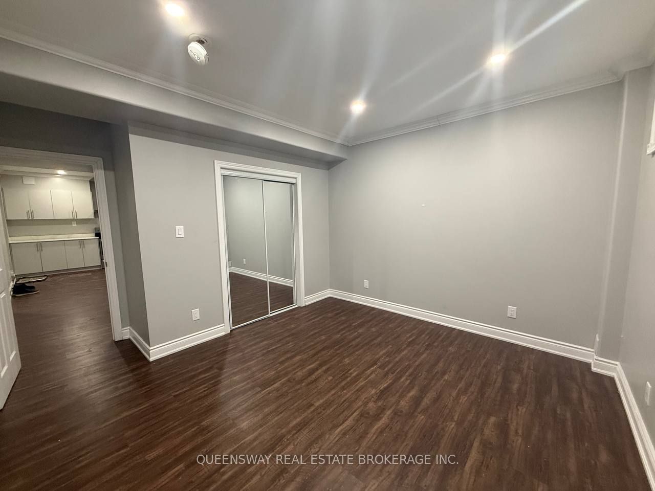 15 Perkins Drive E 2