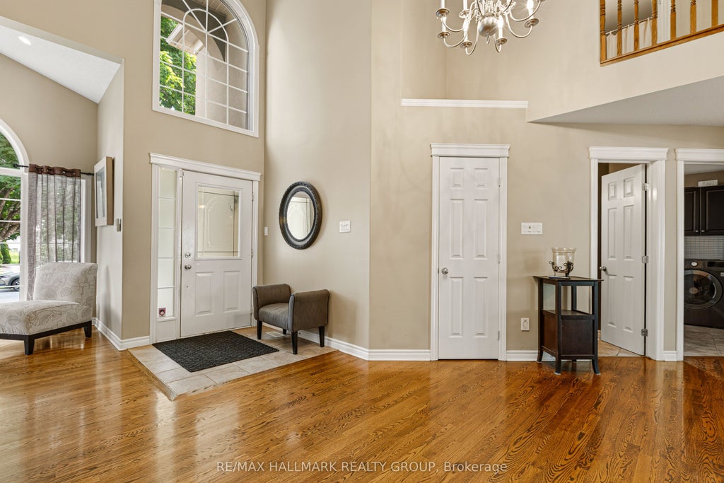 Photo of 9 Blackshire Circle, Barrhaven, ON K2J 5L8 (MLS # X13724546)