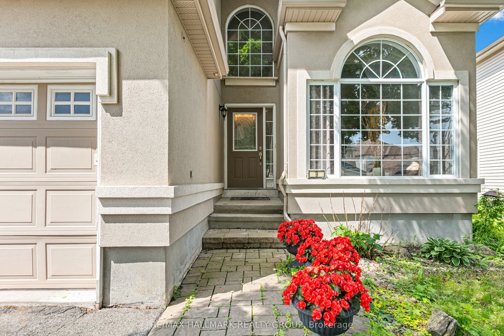 Photo of 9 Blackshire Circle, Barrhaven, ON K2J 5L8 (MLS # X13724546)
