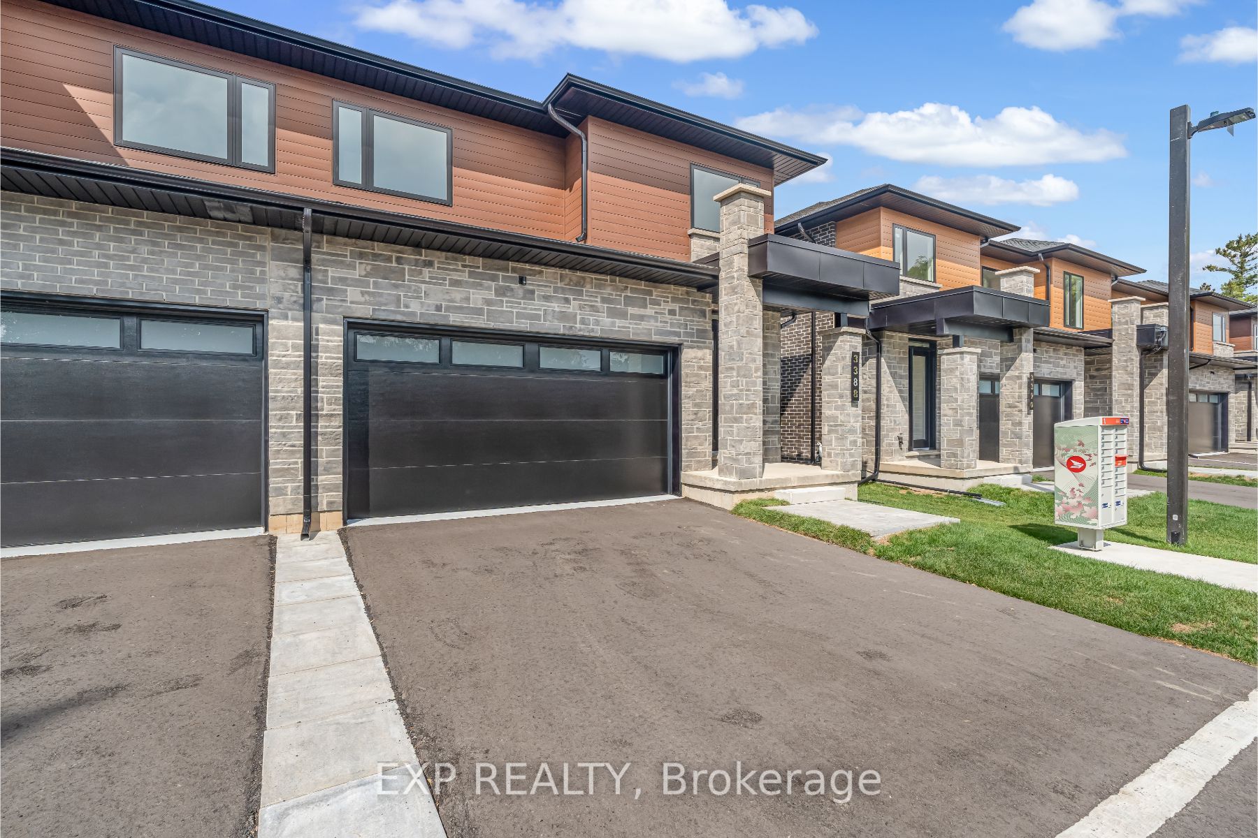 2154 Walkers Line 7