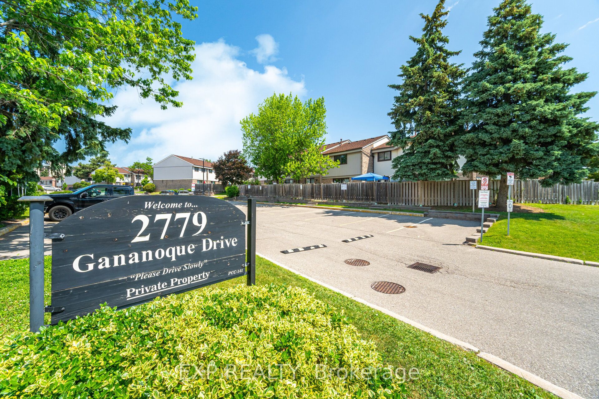 2779 Gananoque Drive 32
