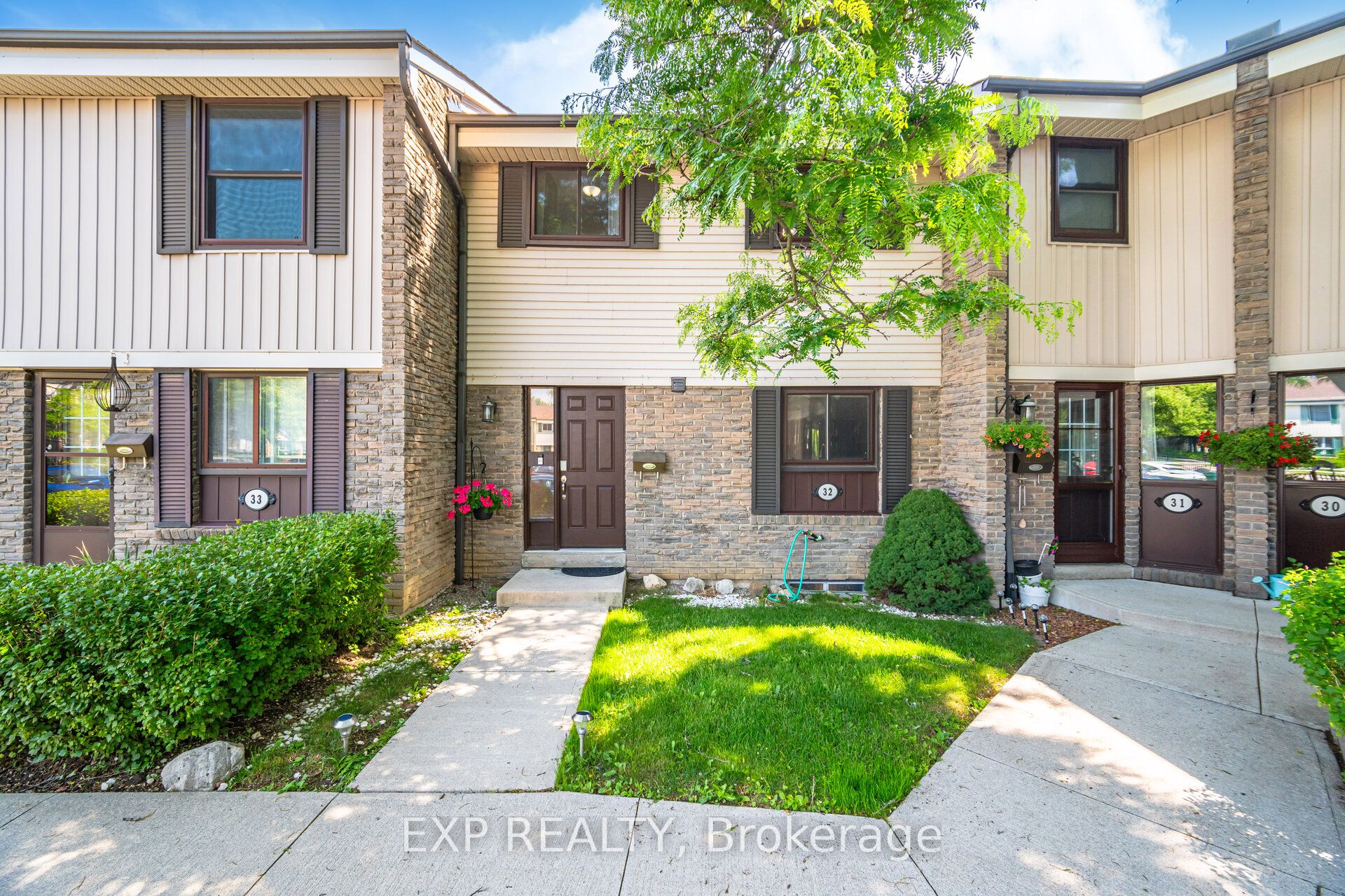 2779 Gananoque Drive 32
