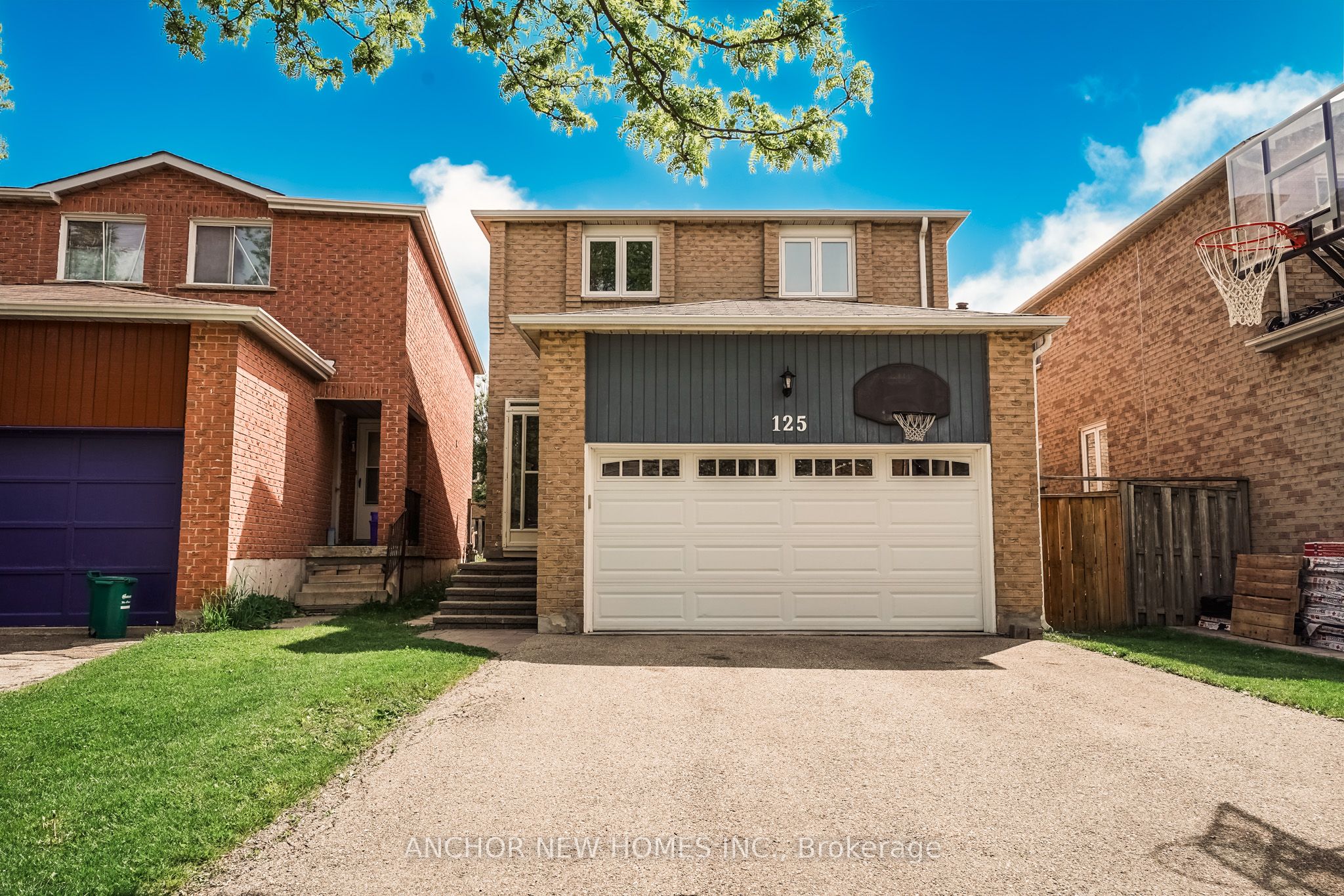 125 Laguna Crescent
