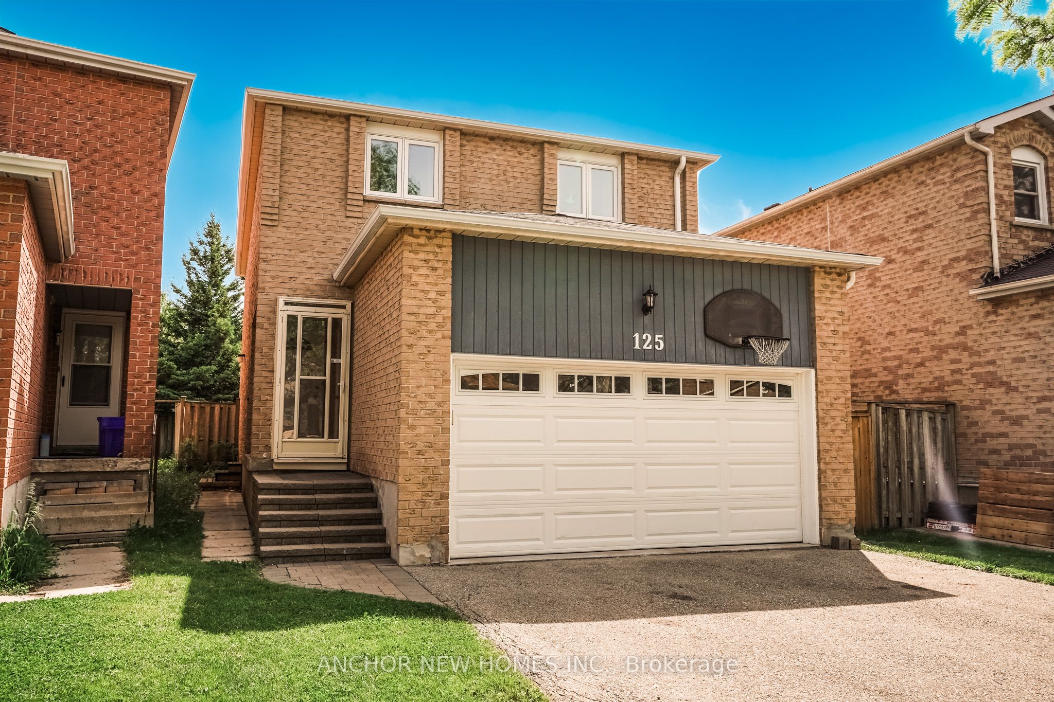 125 Laguna Crescent