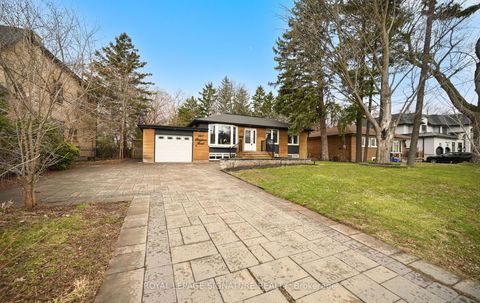 1207 Pinegrove Road Oakville ON L6L 2W8